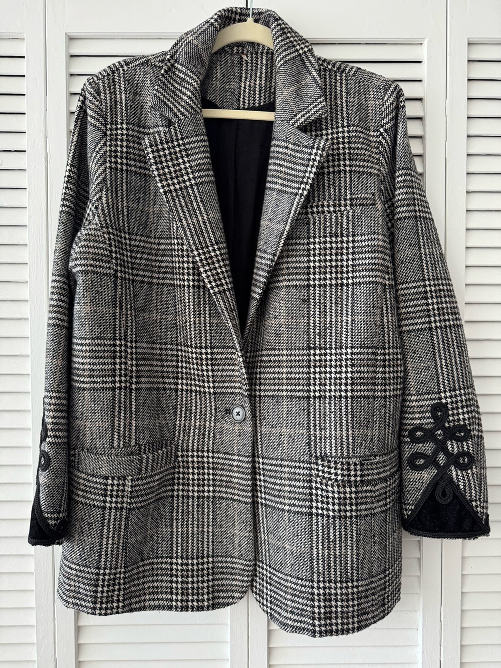 Free People Women’s Black & White Plaid Blazer Jacket. Very good condition.